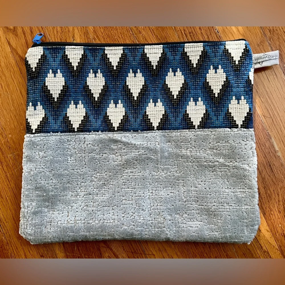 Designer Fabrics IPad Case - Pixel Hearts
